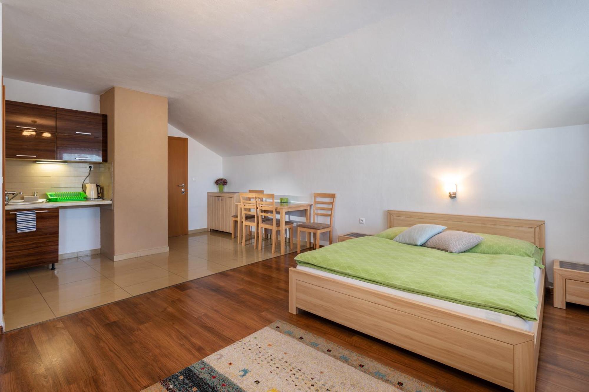 Pension Lunatyk Liptovský Mikuláš Exterior foto